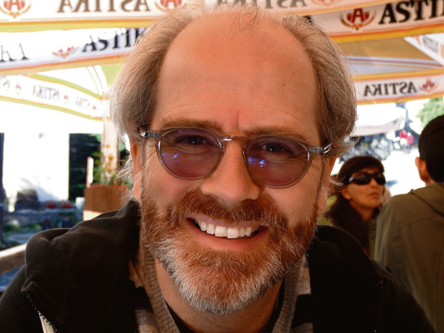 O tradutor e editor Jonathan Dunne