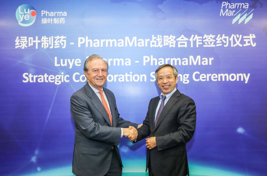 José María Fernández de Sousa, presidente de Pharmamar, na sinatura dun acordo na China (Europa Press)