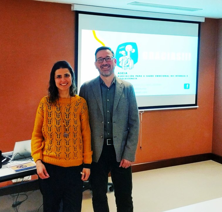 Ricardo Fandiño e Vanessa Rodríguez Pousada, coordinadora do servizo de apoio emocional (Imaxe: Aiseia)