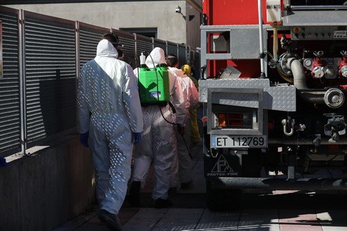 Desinfección nas residencias (Marta Fernández / Europa Press).