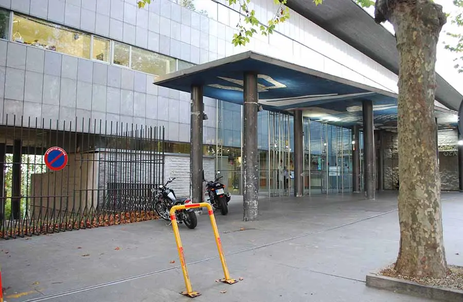 Entrada do Hospital de Oza, na Coru&ntilde;a (Foto: N&oacute;s Diario).