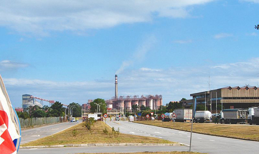 Fabrica de Alcoa na localidade de San Cibrao (Foto: Nós Diario).