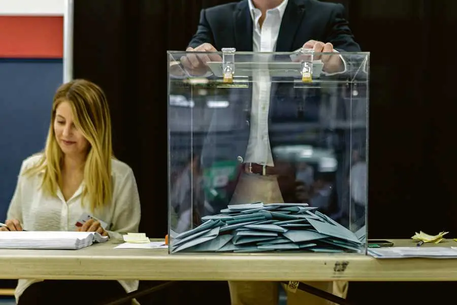 As elecci&oacute;ns galegas estaban previstas para o 5 de abril (Imaxe: Polaris / Contacto)