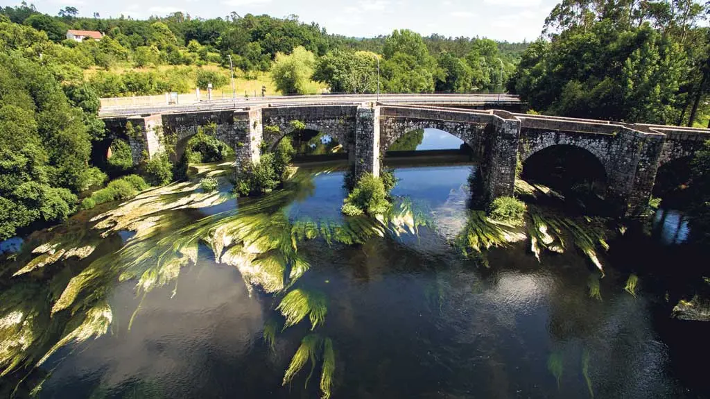 maxes a&eacute;reas dunha ponte tomadas pola empresa UAV Galicia, que une as tecnolox&iacute;as da fotogrametr&iacute;a e o uso de drons.