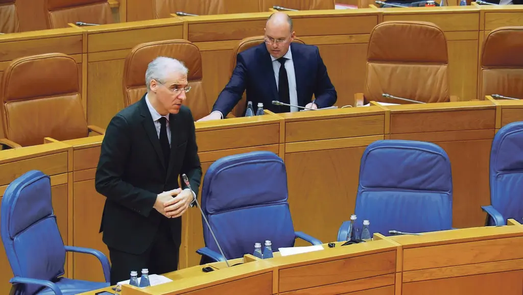 Francisco Conde, conselleiro de Econom&iacute;a (Parlamento da Galiza).