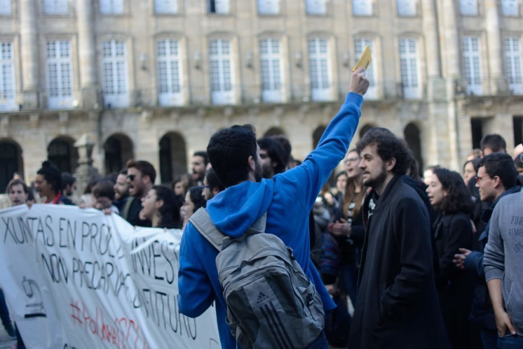 Manifestación a prol da Investigación na Praza do Obradoiro no mes de febreiro (AIC).