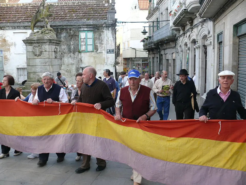 Antonio Nores Soli&ntilde;o, no centro, durante unha Marcha pola Rep&uacute;blica