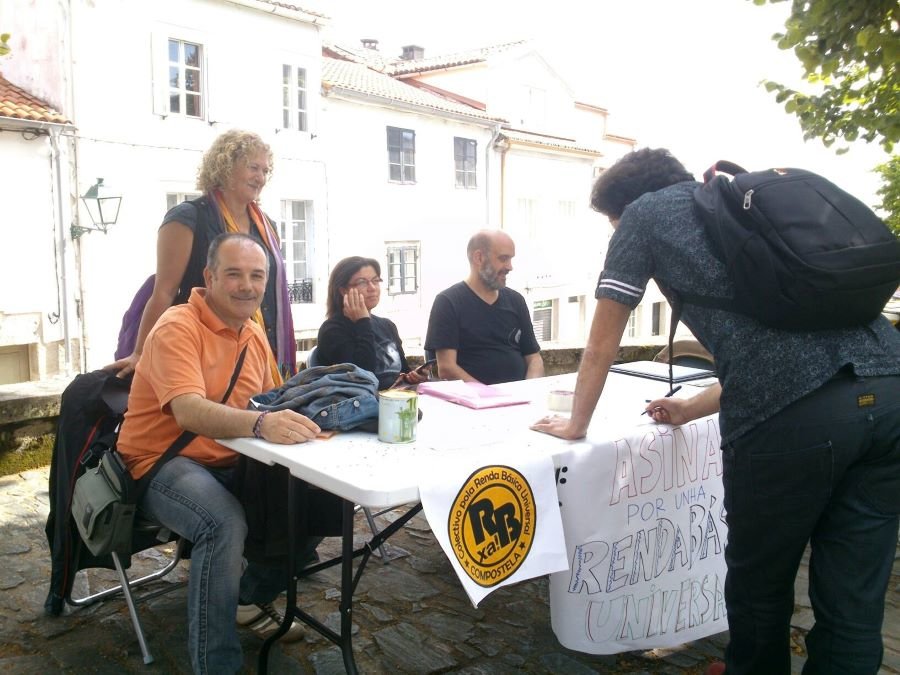 Desde 2013 na Galiza colectivos cidadáns demandan a aprobación dunha Renda Básica Universal (Imase: Colectivos cidadáns pola RBU)