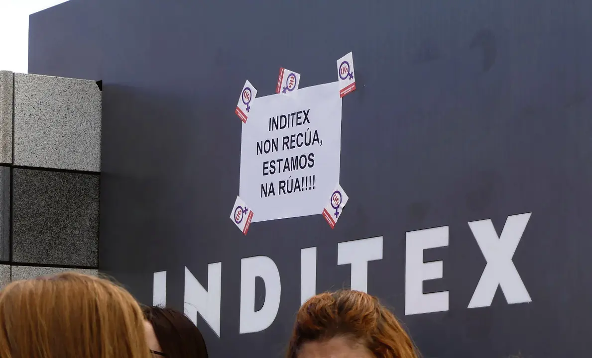 Protesta nunha das entradas de Inditex en Arteixo (N&oacute;s Diario)