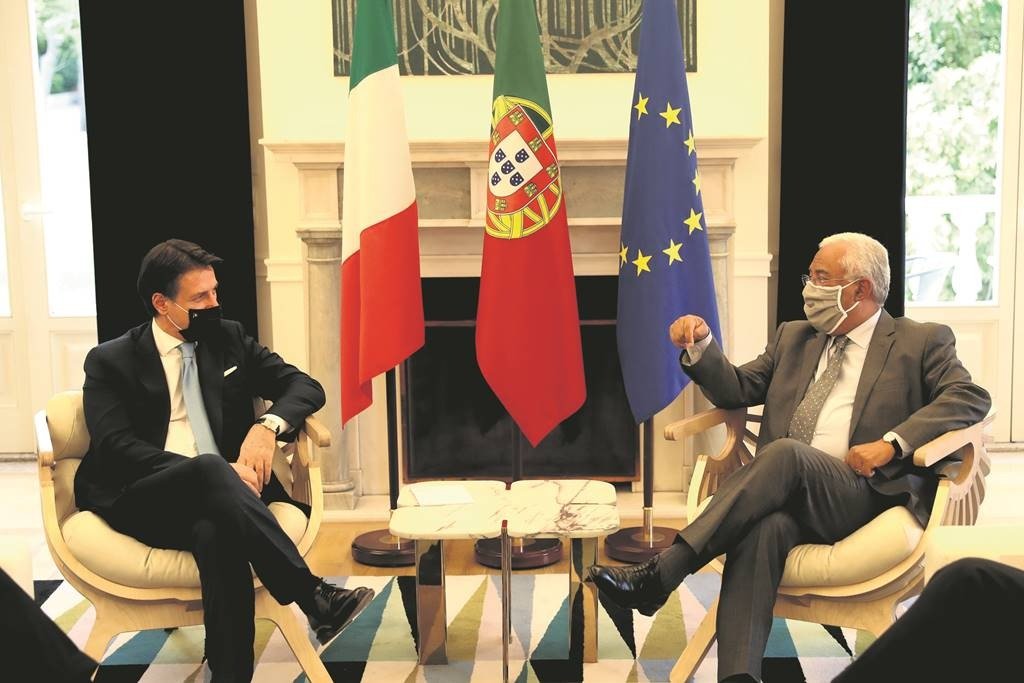07 July 2020, Portugal, Lisbon: Portuguese Prime Minister Antonio Costa (R) meets with his Italian counterpart Giuseppe Conte at the Sao Bento Palace, in preparation for the next meeting of the European Council which will be held in Brussels on 17 and 18 July 2020. Photo: Pedro Fiuza/ZUMA Wire/dpa
ONLY FOR USE IN SPAIN

07 July 2020, Portugal, Lisbon: Portuguese Prime Minister Antonio Costa (R) meets with his Italian counterpart Giuseppe Conte at the Sao Bento Palace, in preparation for the next meeting of the European Council which will be held in Brussels on 17 and 18 July 2020. Photo: Pedro Fiuza/ZUMA Wire/dpa

7/7/2020 ONLY FOR USE IN SPAIN