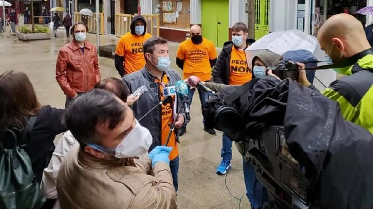 Rolda de prensa do comit&eacute; diante da Inspecci&oacute;n de Traballo (Arquivo-N&oacute;s Diario)