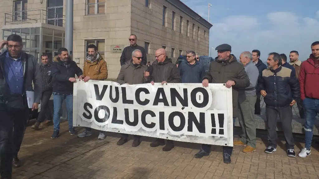 Concentraci&oacute;n persoal de Vulcano (Paula Justo/ Europa Press)