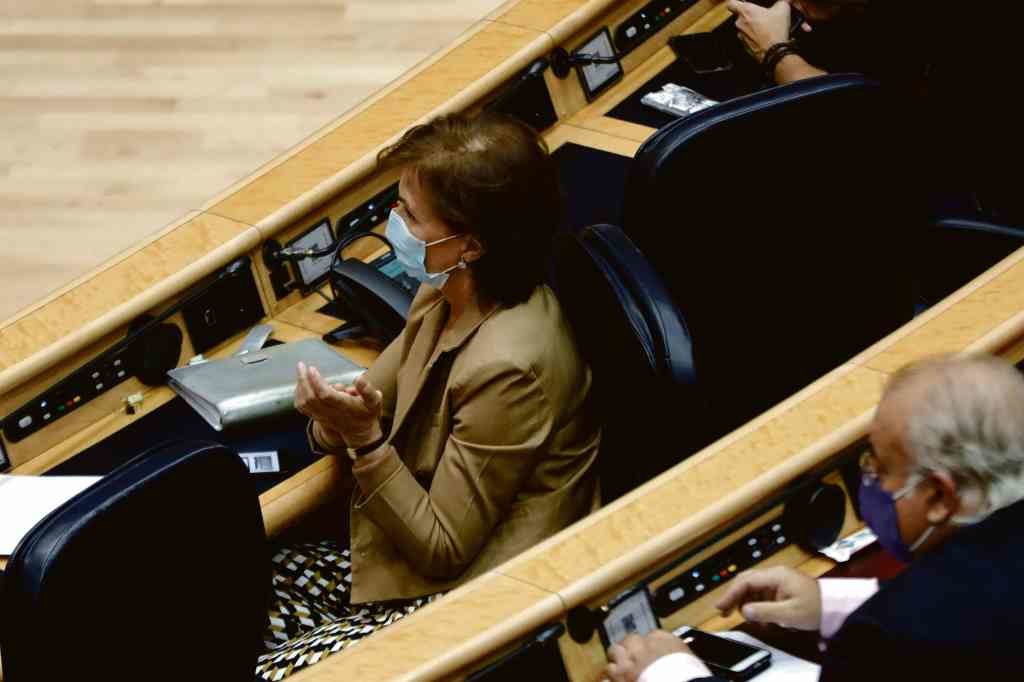A vicepresidenta Carmen Calvo acudiu ao Senado após comparecer sobre o Consello Ministerial. 