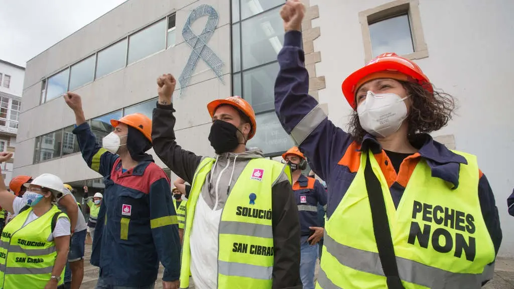Concentraci&oacute;n de persoal de Alcoa en San Cibrao (Cervo) en Viveiro o pasado 6 de setembro.(Carlos Castro/ Europa Press)