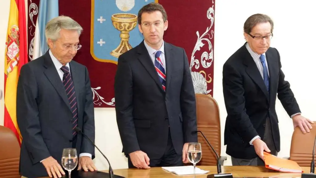 Fern&aacute;ndez Gayoso (Caixanova), N&uacute;&ntilde;ez Feixoo e M&eacute;ndez (Caixa Galicia) nunha imaxe de arquivo (Foto: N&oacute;s Diario).