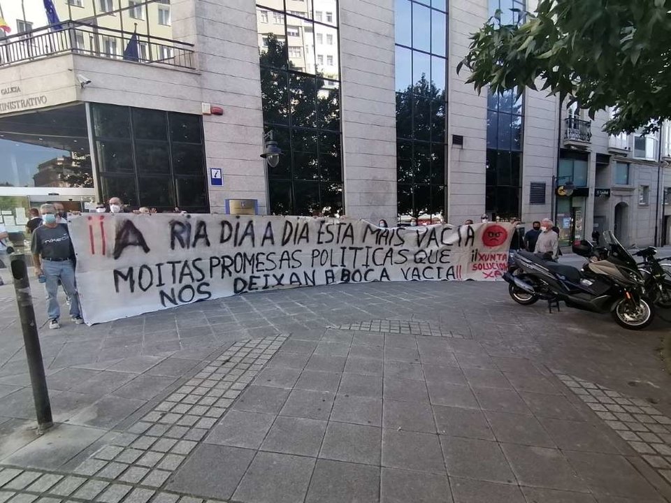 Mariscadoras da ría de Ferrol instan á Xunta e ao Goberno a procurar unha solución (Imaxe: Europa Press).