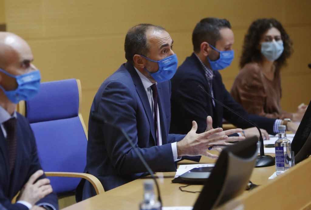 O conselleiro de Sanidade, Julio García Comesaña, anuncia as novas restricións do coronavirus.