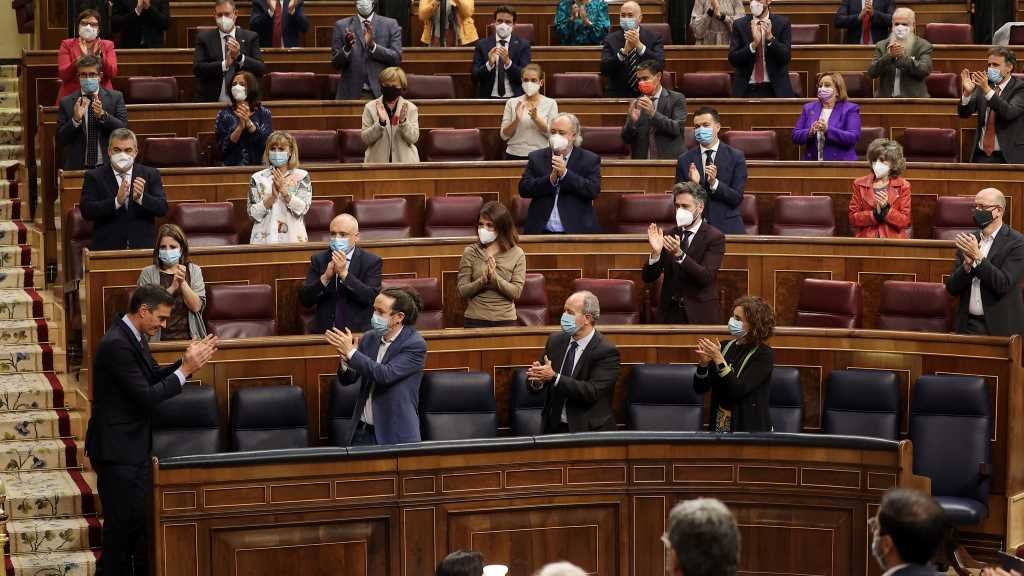 O presidente do Goberno español, Pedro Sánchez, ao remate da súa intervención no debate da moción de censura (Fotos: E. Parra / Europa Press)