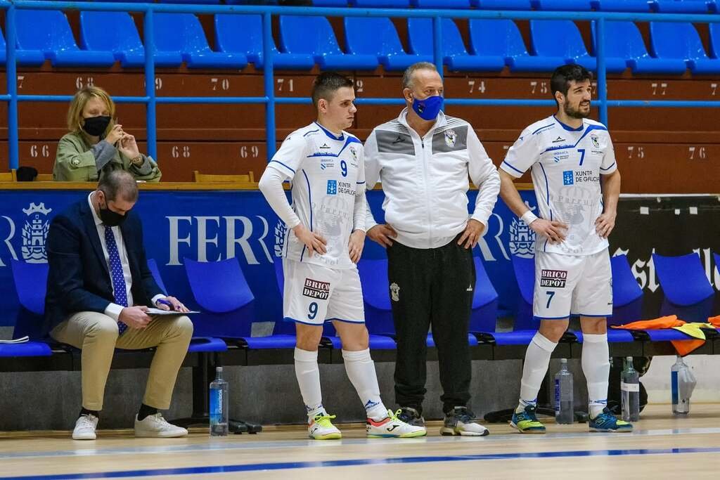 O Parrulo Ferrol conta con positivos no seu cadro de xogadores (Foto: O Parrulo).