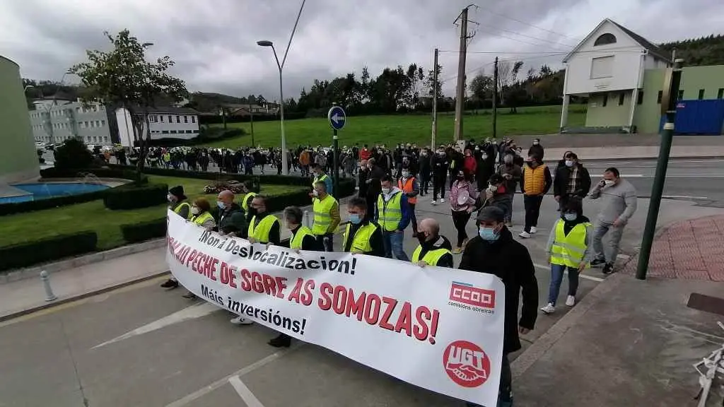 Manifestaci&oacute;n dos traballadores e das traballadoras de Siemens Gamesa nas Somozas (Foto: Europa Press).