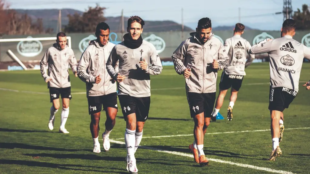O sorriso de Denis Su&aacute;rez marca o cami&ntilde;o para os celestes. (Foto: RC Celta).