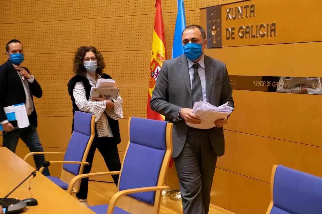 Rolda de prensa do conselleiro de Sanidade para anunciar as restrici&oacute;ns.