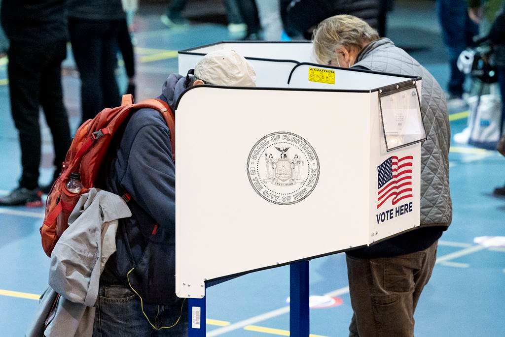 EuropaPress_3409978_01_november_2020_us_new_york_voters_cast_their_ballots_in_voting_center
