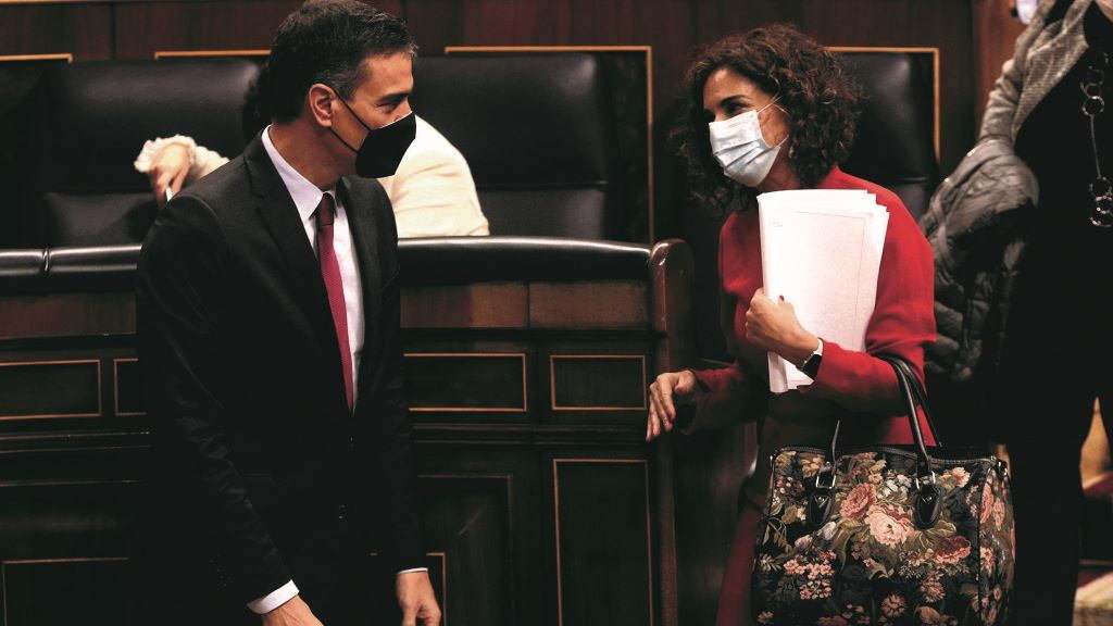 O presidente do Goberno español, Pedro Sánchez, e a ministra de Facenda, María Jesús Montero, hoxe no debate dos orzamentos. (Foto: Europa Press)