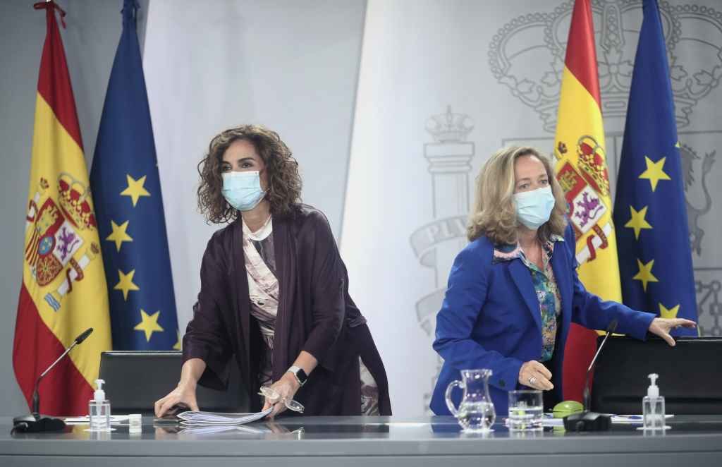 A ministra de Facenda, María Jesús Montero, e a vicepresidenta económica, Nadia Calviño, após o Consello Ministerial (Foto: Eduardo Parra / Europa Press)