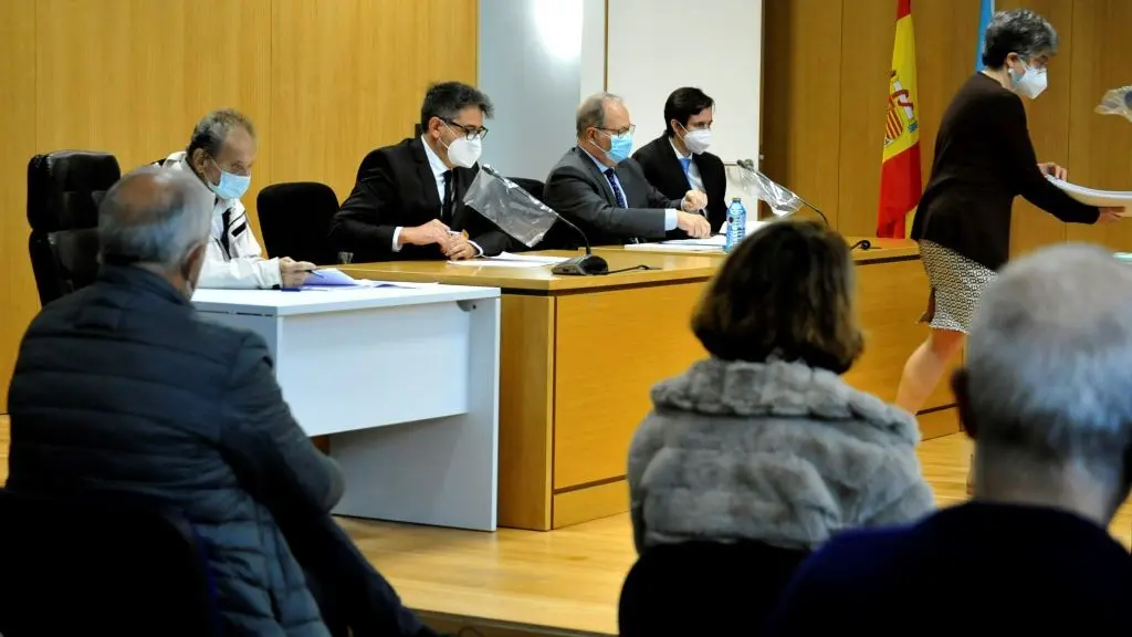 Un momento da sesi&oacute;n na que falaron as e os traballadores. (Foto: Rosa Veiga / Europa Press)