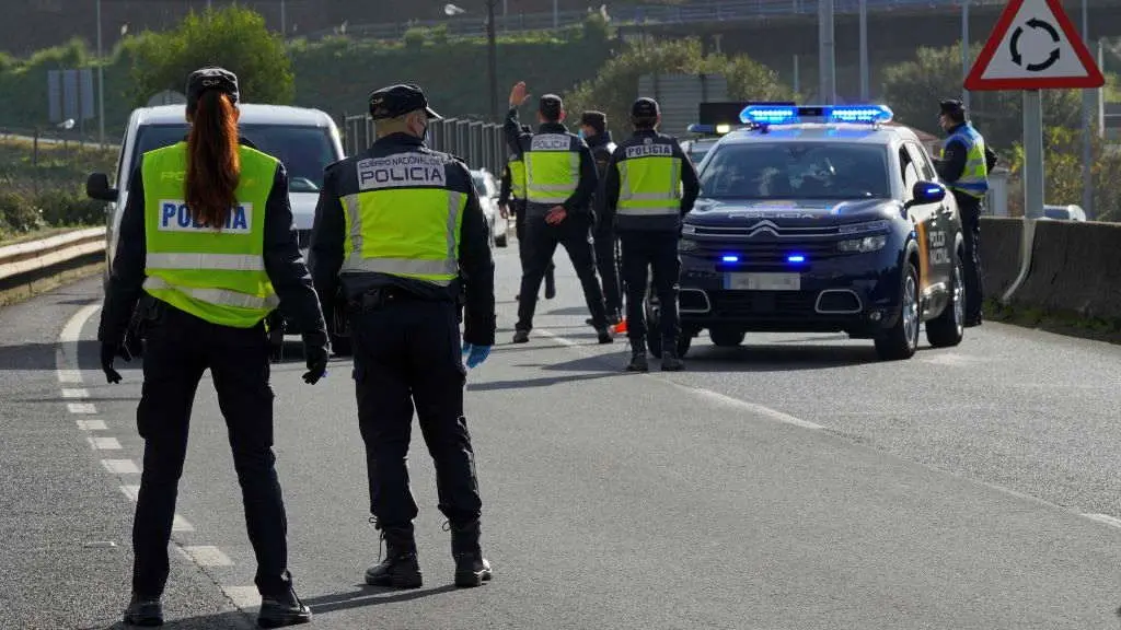 Control de mobilidade pola pandemia no entorno de Compostela. (Foto: &Aacute;lvaro Ballesteros / Europa Press)
