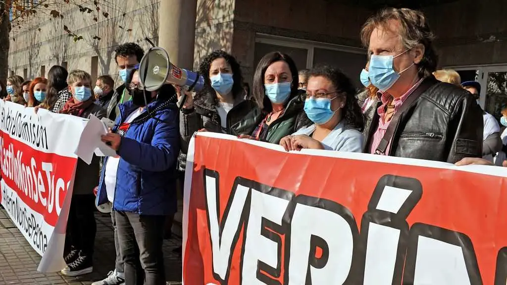 Concentraci&oacute;n na defensa do xefe de Xinecolox&iacute;a de Ver&iacute;n. (Foto: Rosa Veiga / Europa Press)