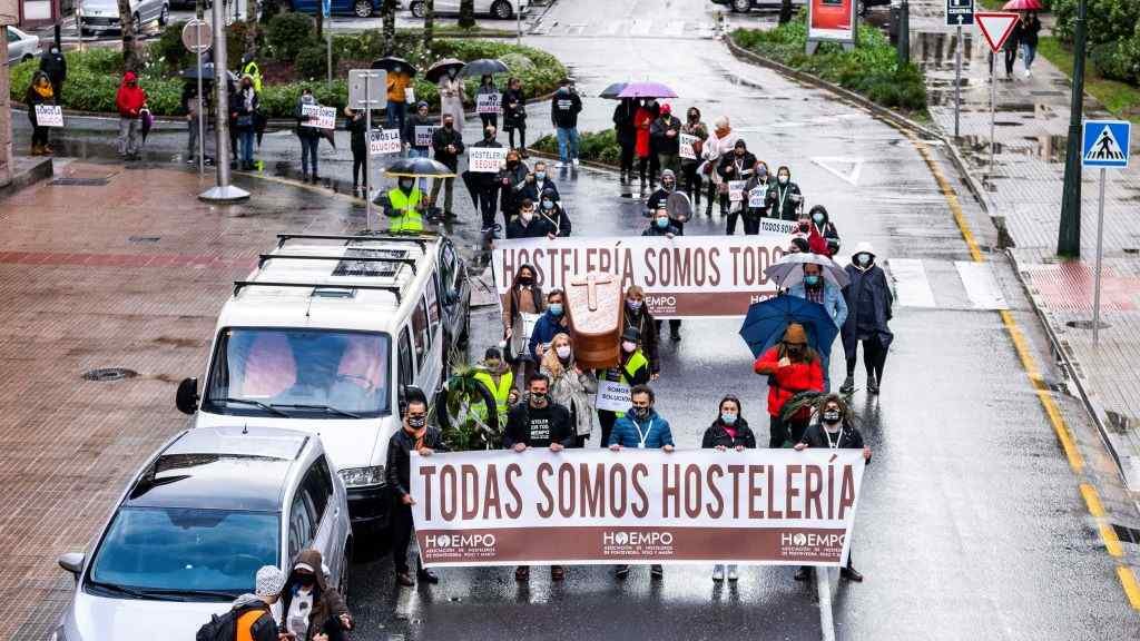 Inicio da marcha de hostaleiras e hostaleiros en Pontevedra. (Foto: Beatriz Ciscar / Europa Press)