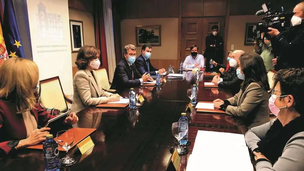 Calvo reuniuse con representantes institucionais na Coru&ntilde;a. (Foto: N&oacute;s Diario)