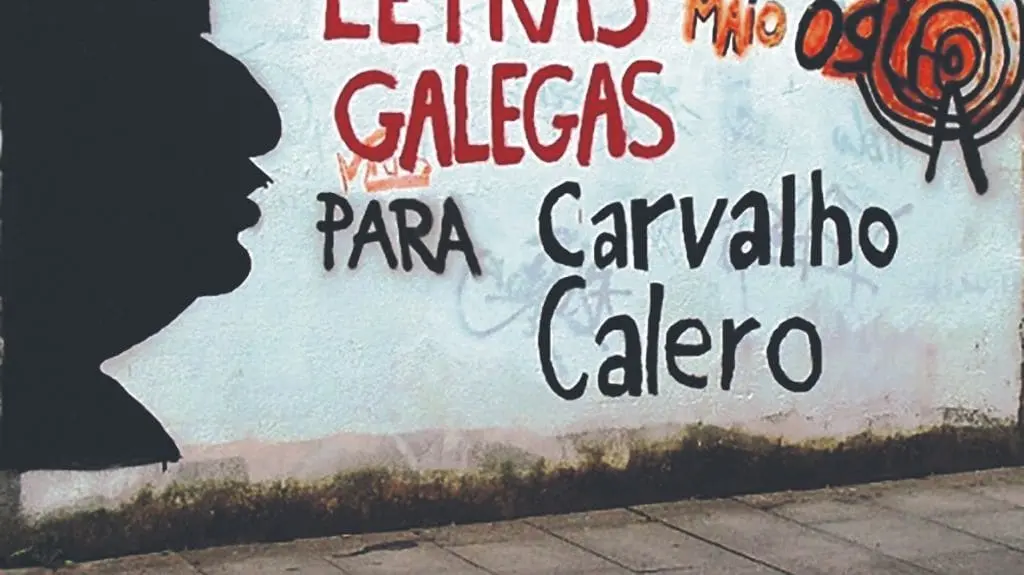 Unha pintada feita polo Centro Social M&aacute;dia Leva (Lugo) demandando as Letras para Carvalho. (Foto: cedida).