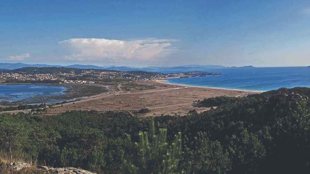 Vista do istmo da Lanzada desde A Siradella (Foto: Colectivo Xea).