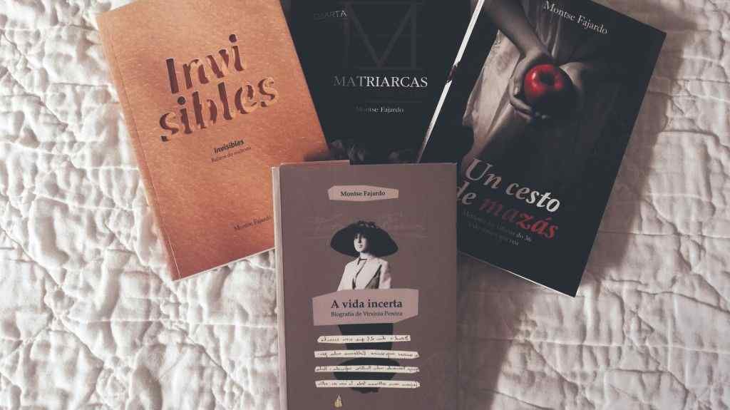 Algúns libros de temática feminista en galego. (Foto: Tensi Xesteira).
