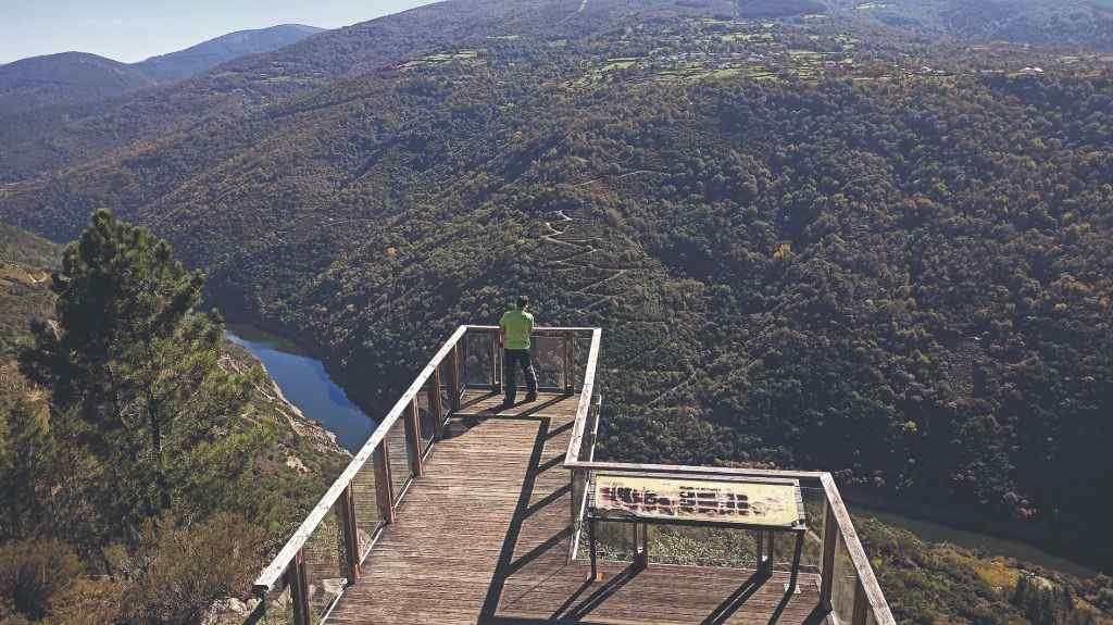 Miradoiro con vistas ao canón do Sil. (Foto: Colectivo Xea).