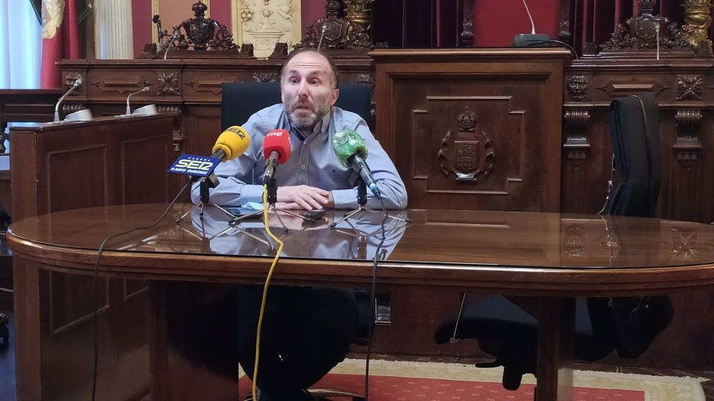 O alcalde de Ourense, Gonzalo Pérez Jácome, nunha rolda de prensa. (Foto: Europa Press)