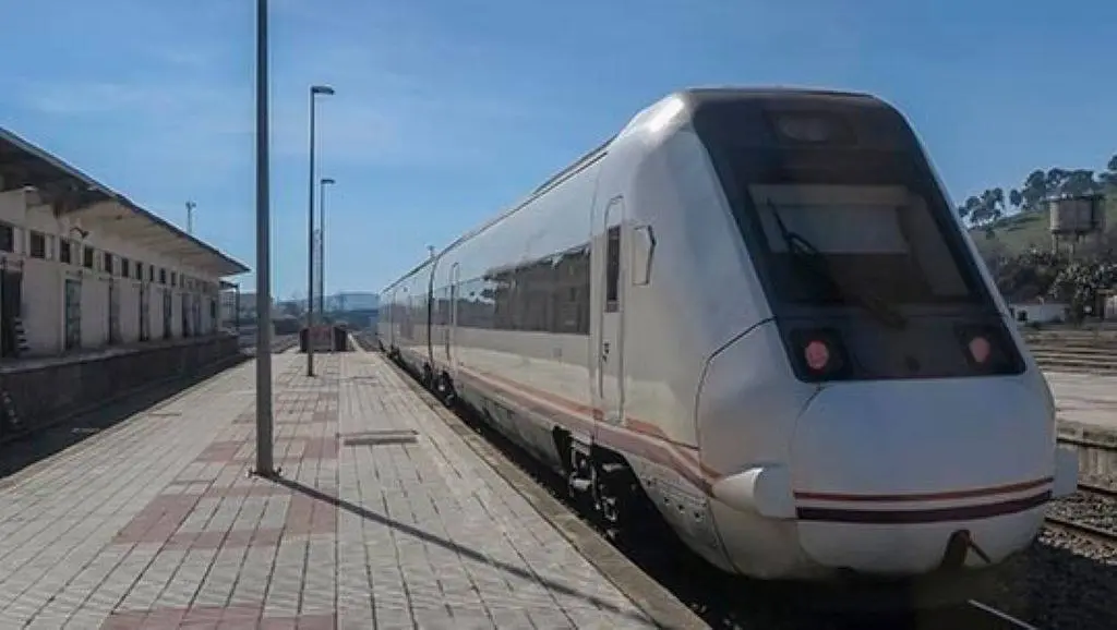 Imaxe de arquivo dun tren de Media Distancia. (Foto: Renfe)
