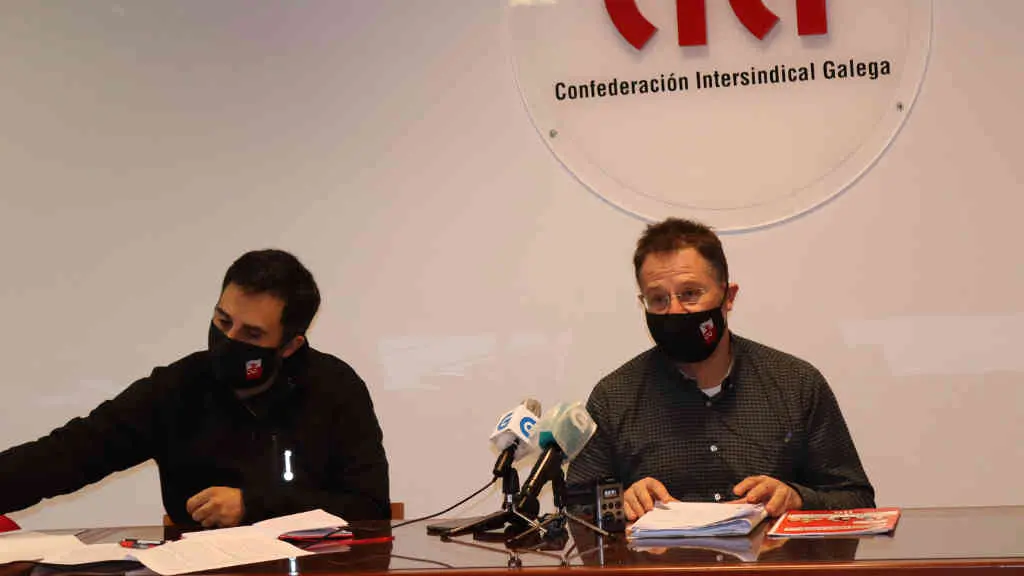 O secretario xeral da CIG, Paulo Carril (&aacute; dereita) e o secretario confederal de Negociaci&oacute;n Colectiva, Francisco Gonz&aacute;lez S&iacute;o (N&oacute;s Diario).