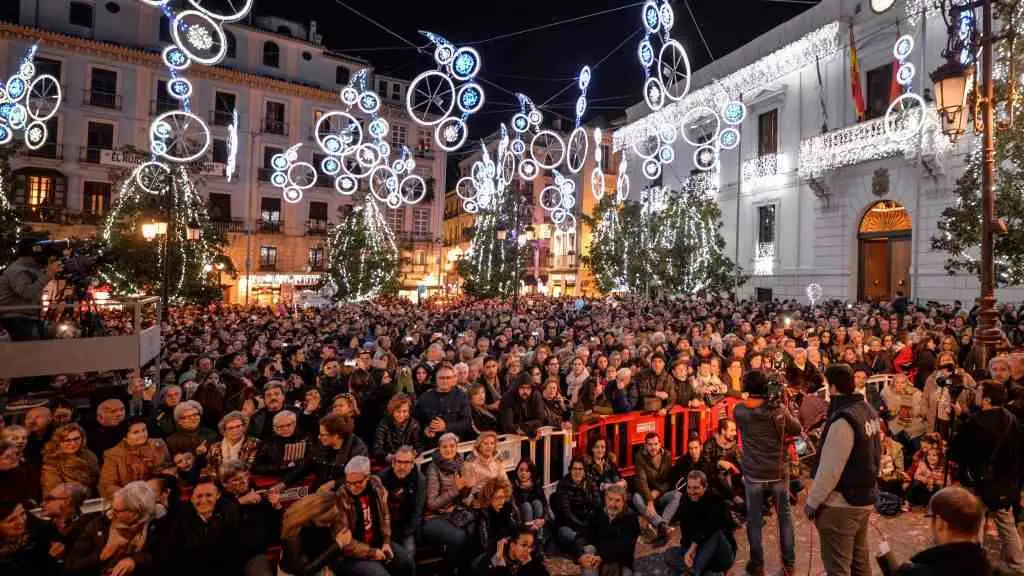 Imaxe de arquivo dunha celebraci&oacute;n p&uacute;blica organizada en Granada. (Foto: Europa Press)