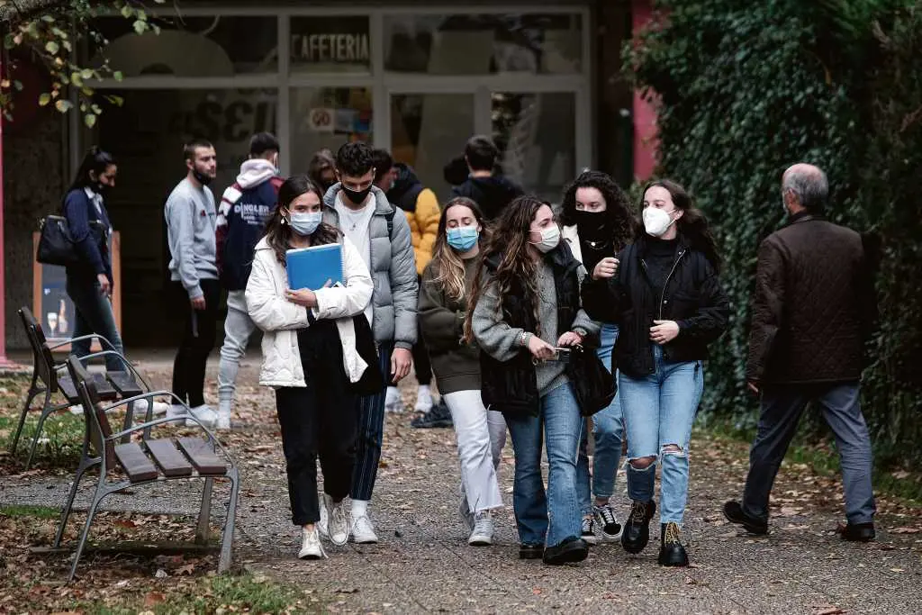 A temporalidade e a falta de emprego lastran a emancipaci&oacute;n da xuventude galega (Foto: Arxina)