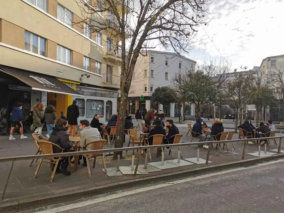 Terraza na Praza Roxa de Santiago (Foto: Europa Press)