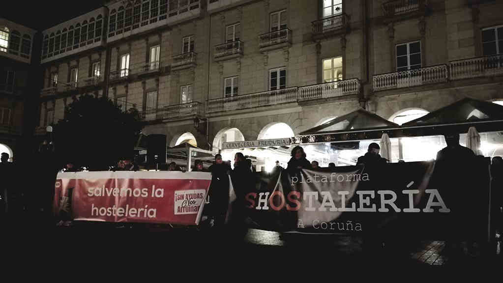 Protesta da hostalaría da Coruña na praza María Pita (Nós Diario)