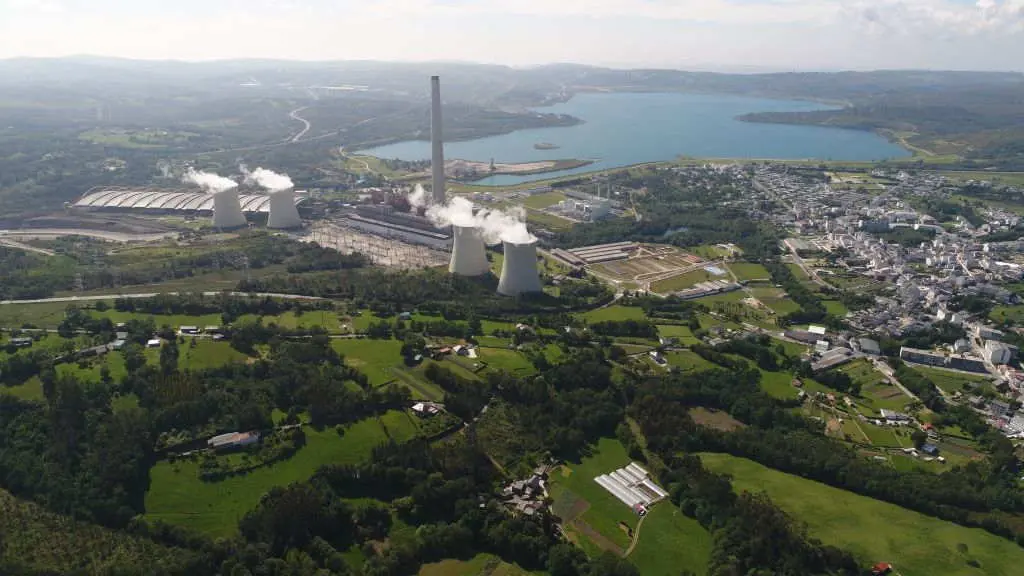 Imaxe a&eacute;rea da central das Pontes. (Foto: Europa Press)