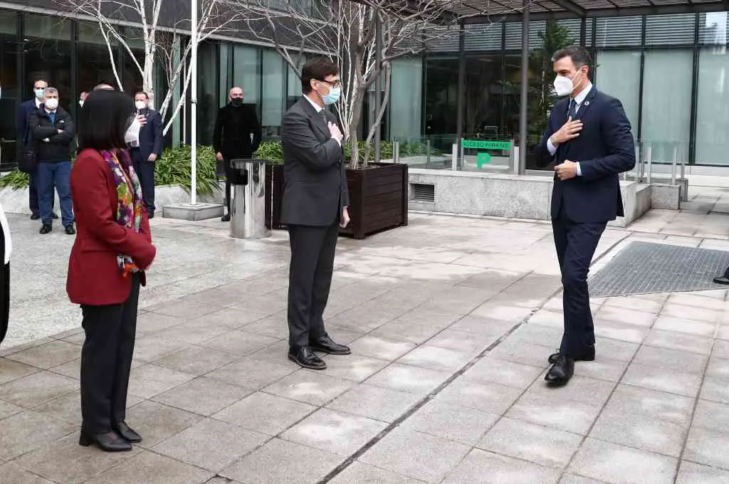 O presidente espa&ntilde;ol, Pedro S&aacute;nchez, eloxiou Salvador Illa como ministro de Sanidade (Foto: Moncloa)