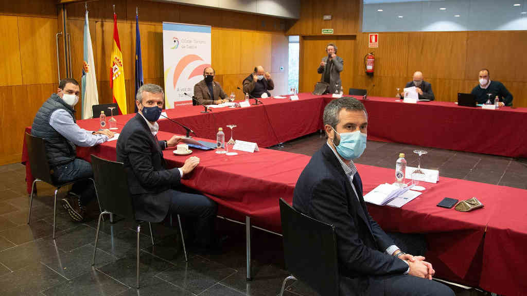 Instantes antes de comezar a reunión entre Xunta, deputacións e Fegamp (Xunta da Galiza)
