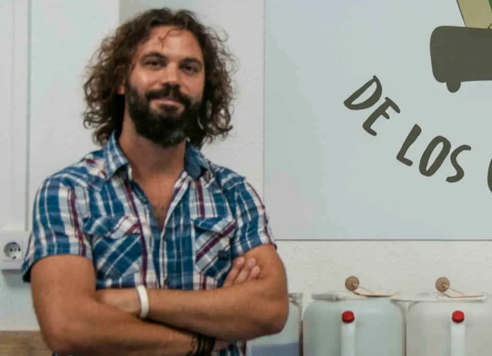 Daniel Rocha, propietario dunha tenda de produtos de limpeza (Anna Naglaya)