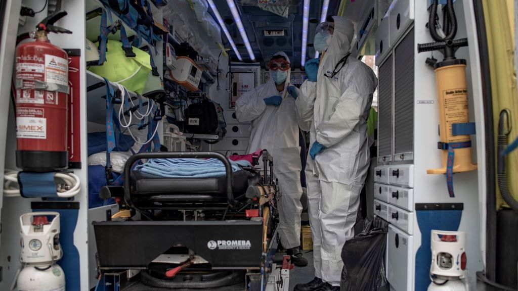 Interior dunha ambulancia nesta terceira onda da pandemia. (Foto: Eduardo Parra / Europa Press)